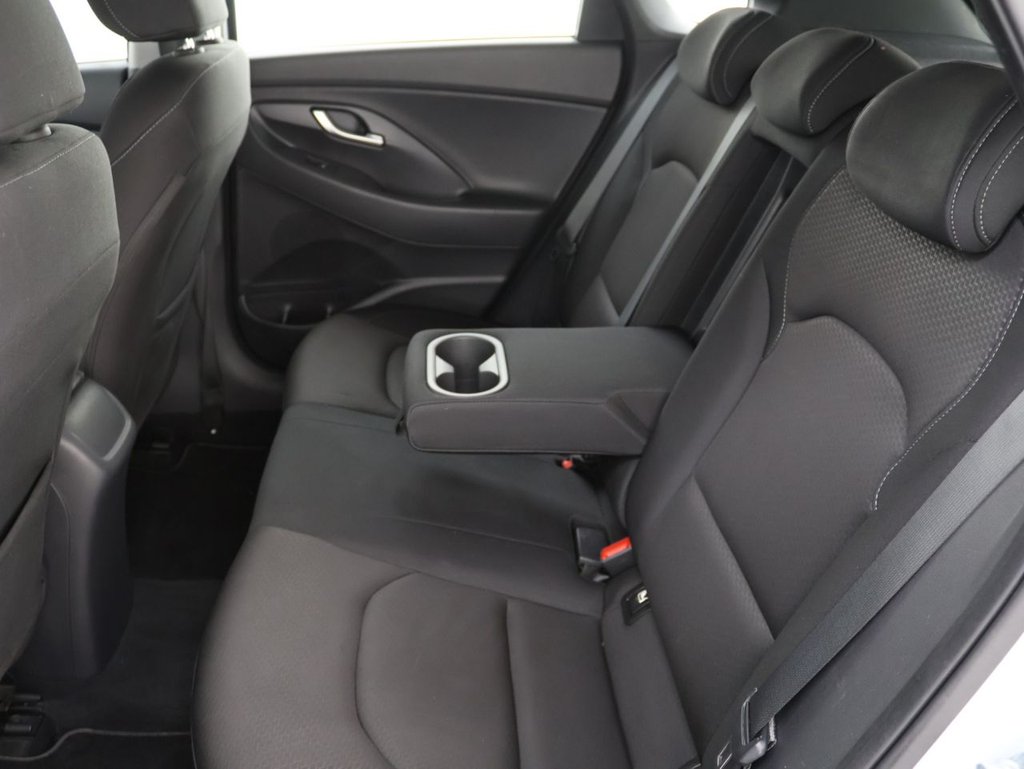 Used Hyundai i30 2018 for sale - 76300991: Photo 21