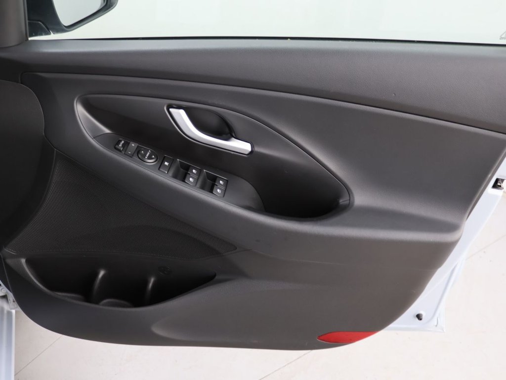Used Hyundai i30 2018 for sale - 76300991: Photo 26