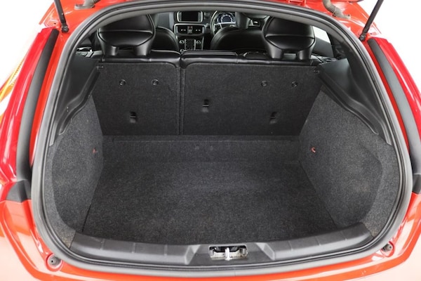 Used Volvo V40 2016 for sale - 76301017: Photo 25