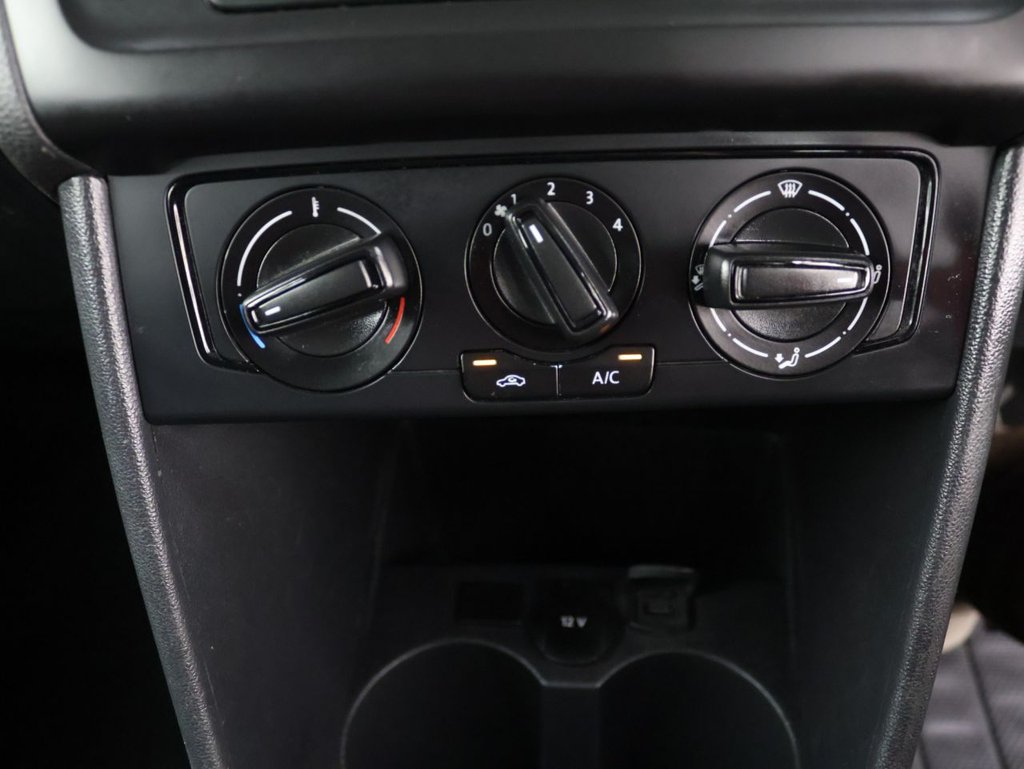 Used Volkswagen Polo 2015 for sale - 76591079: Photo 9