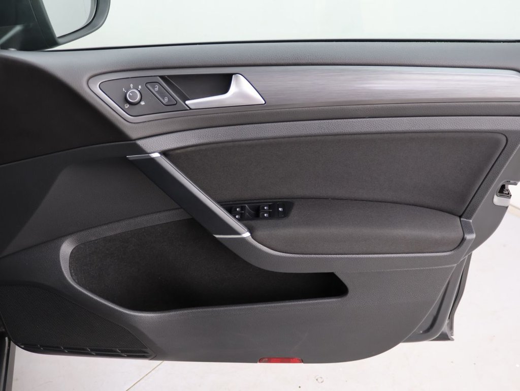 Used Volkswagen Golf 2019 for sale - 76541986: Photo 25