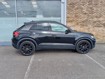 Used Volkswagen T-Roc 2021 for sale - 75798571: Photo