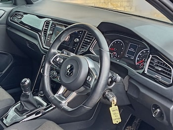 Used Volkswagen T-Roc 2021 for sale - 75798571: Photo