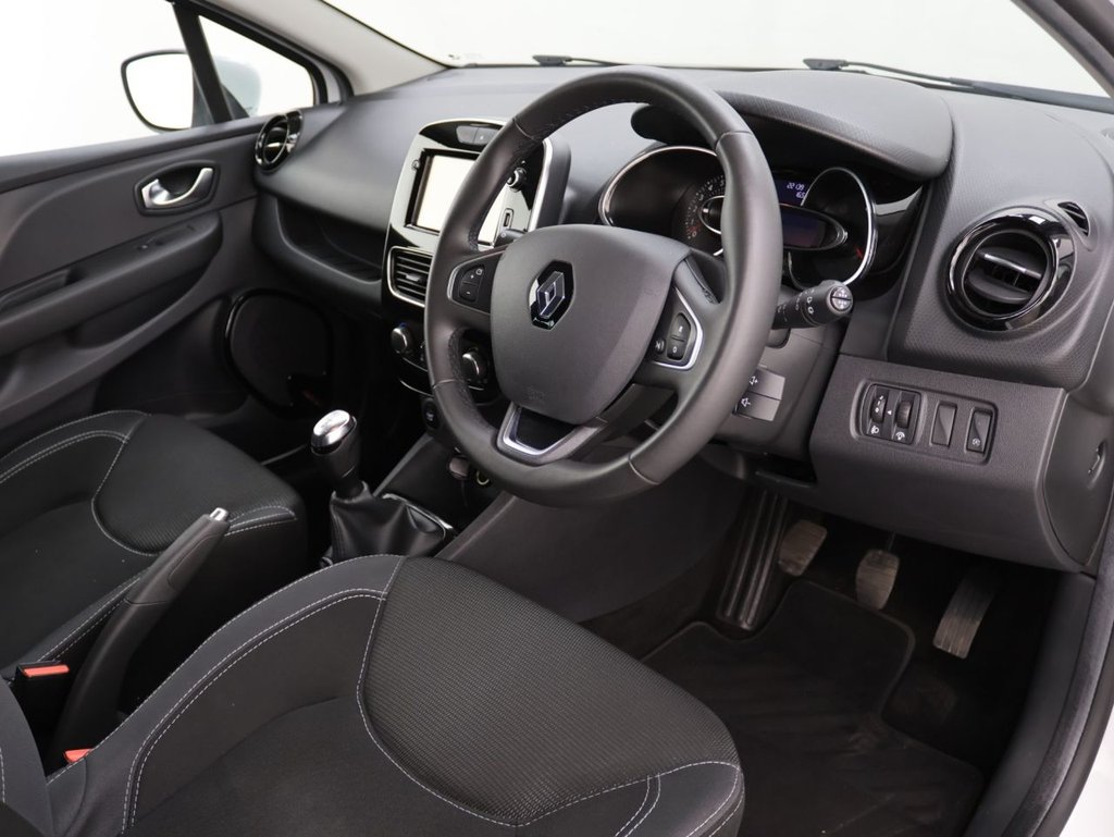 Used Renault Clio 2018 for sale - 76322947: Photo 12