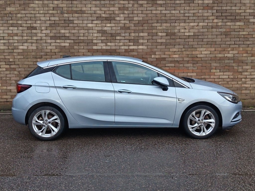 Used Vauxhall Astra 2018 for sale - 76848449: Photo 2