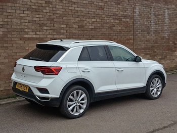 Used Volkswagen T-Roc 2018 for sale - 77436620: Photo