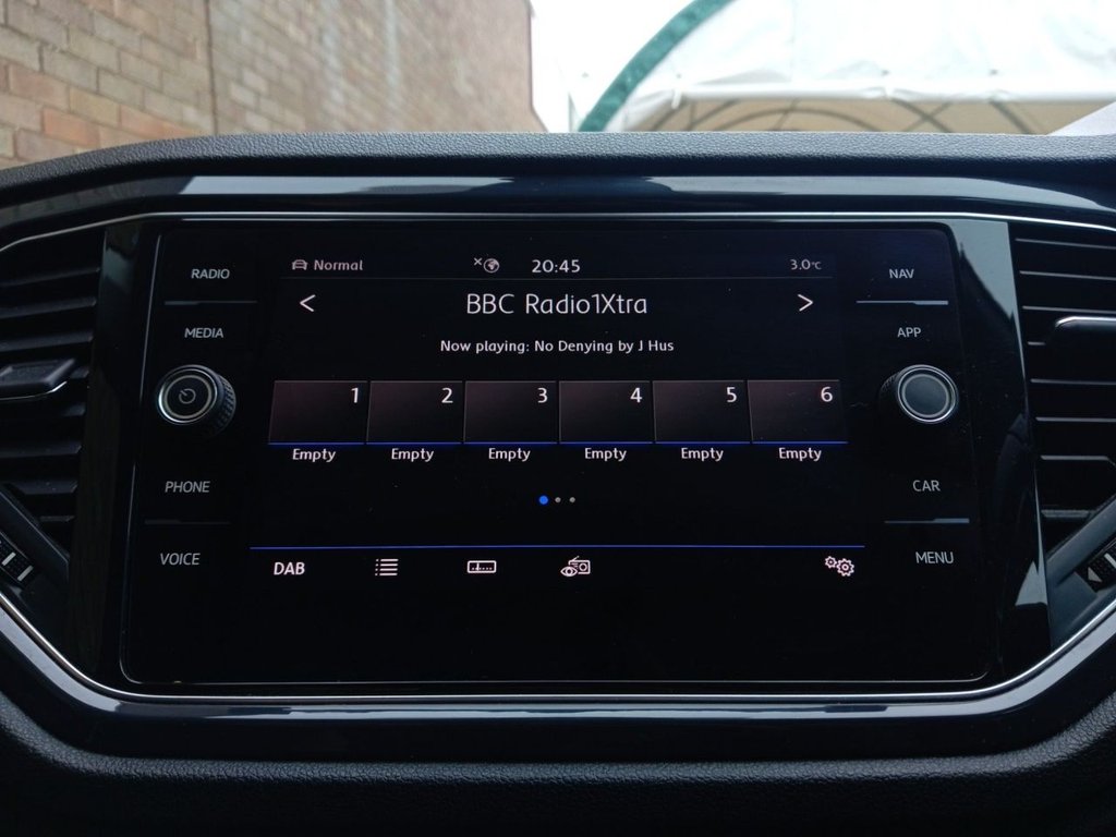 Used Volkswagen T-Roc 2018 for sale - 77436620: Photo 8