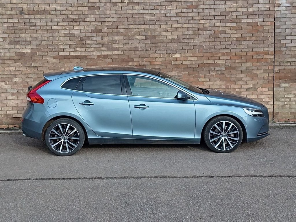 Used Volvo V40 2019 for sale - 77593951: Photo 5