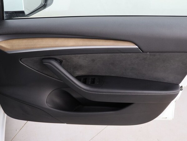 Used Tesla Model 3 2021 for sale - 76300927: Photo 26
