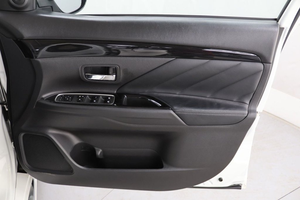 Used Mitsubishi Outlander 2015 for sale - 76973402: Photo 23