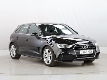 Used Audi A3 2018 for sale - 76300903: Photo 2
