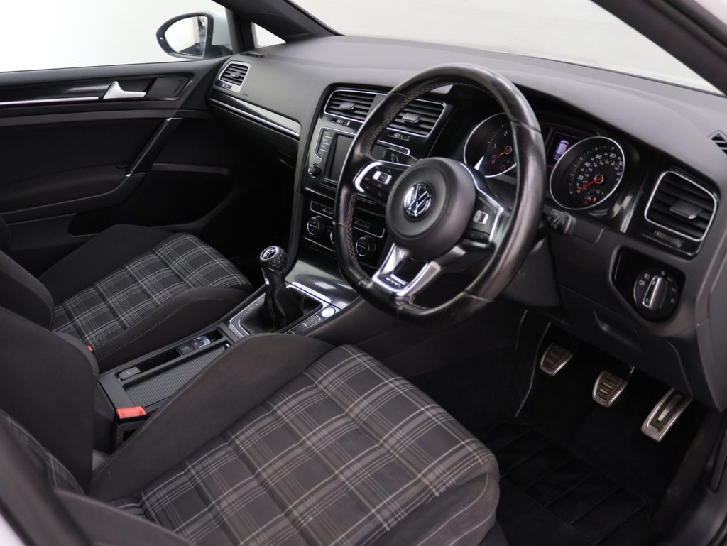 Used Volkswagen Golf 2017 for sale - 76301092: Photo 10