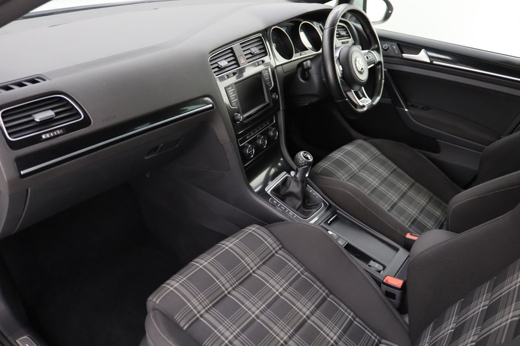 Used Volkswagen Golf 2017 for sale - 76301092: Photo 22