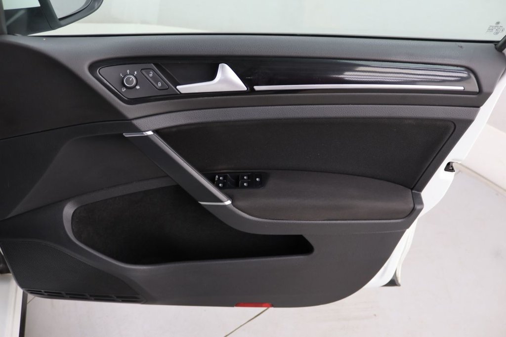 Used Volkswagen Golf 2017 for sale - 76301092: Photo 24