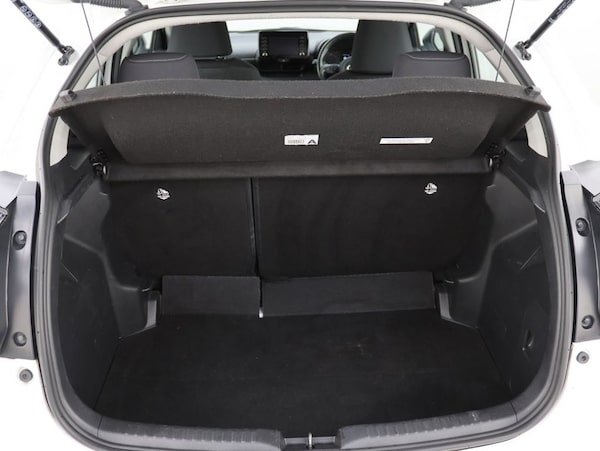 Used Toyota Yaris 2021 for sale - 76301112: Photo 24