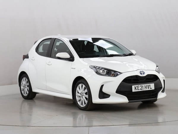 Used Toyota Yaris 2021 for sale - 76301112: Photo 2
