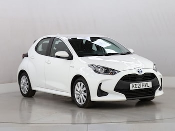 Used Toyota Yaris 2021 for sale - 76301112: Photo 2
