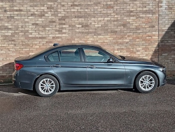 Used BMW 3 Series 2017 for sale - 77666769: Photo