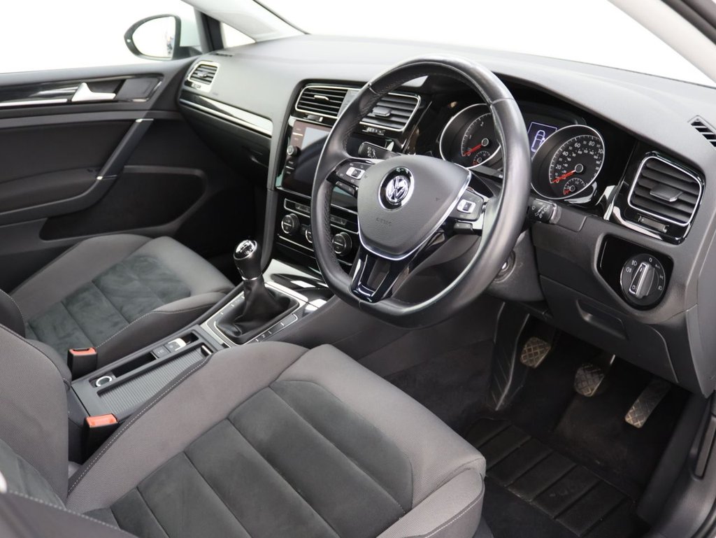 Used Volkswagen Golf 2020 for sale - 76300997: Photo 11