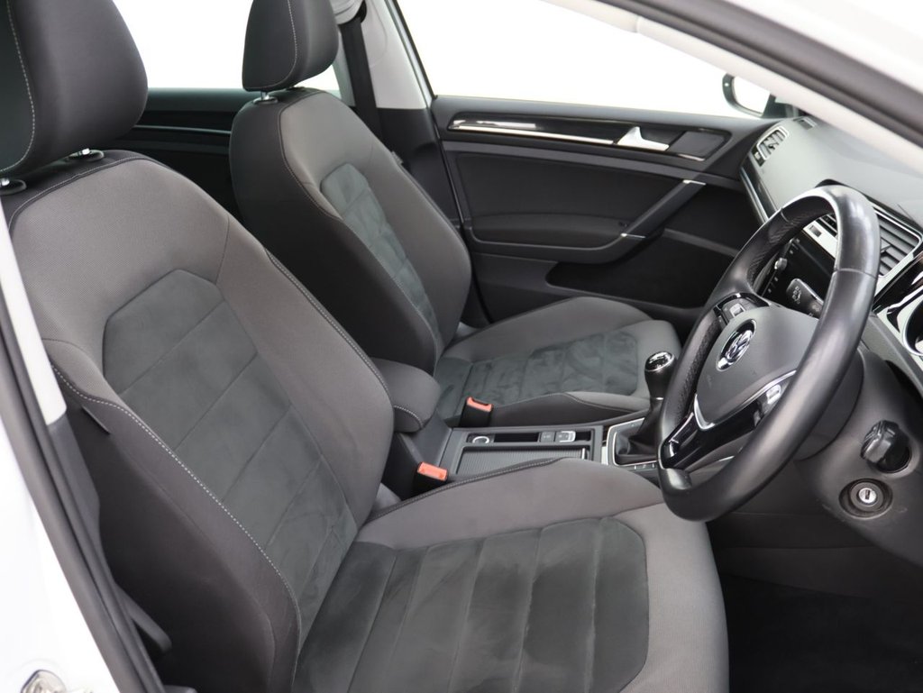 Used Volkswagen Golf 2020 for sale - 76300997: Photo 13