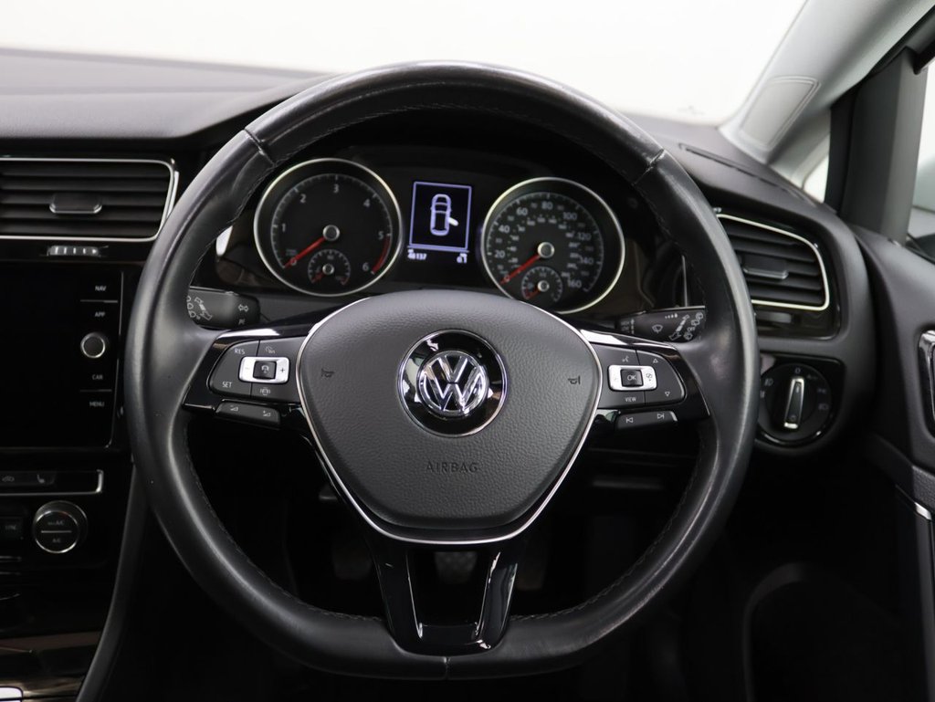 Used Volkswagen Golf 2020 for sale - 76300997: Photo 22