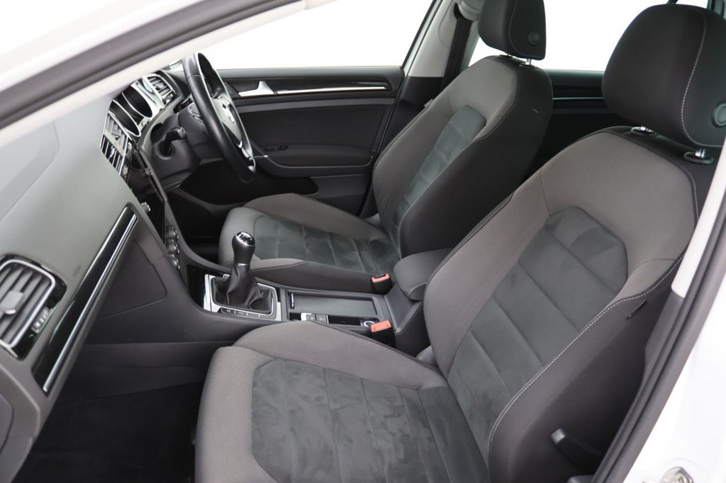 Used Volkswagen Golf 2020 for sale - 76300997: Photo 25