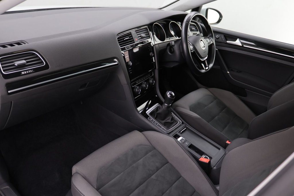 Used Volkswagen Golf 2020 for sale - 76300997: Photo 26