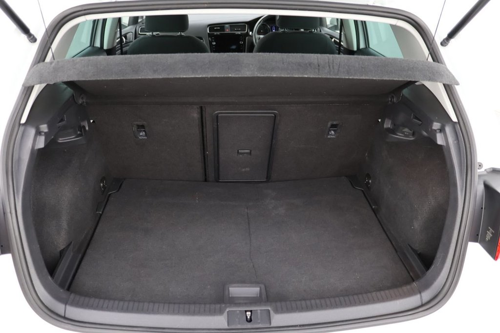 Used Volkswagen Golf 2020 for sale - 76300997: Photo 27