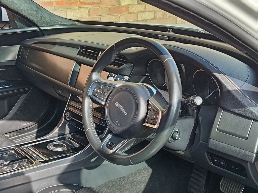 Used Jaguar XF 2019 for sale - 77666729: Photo 8
