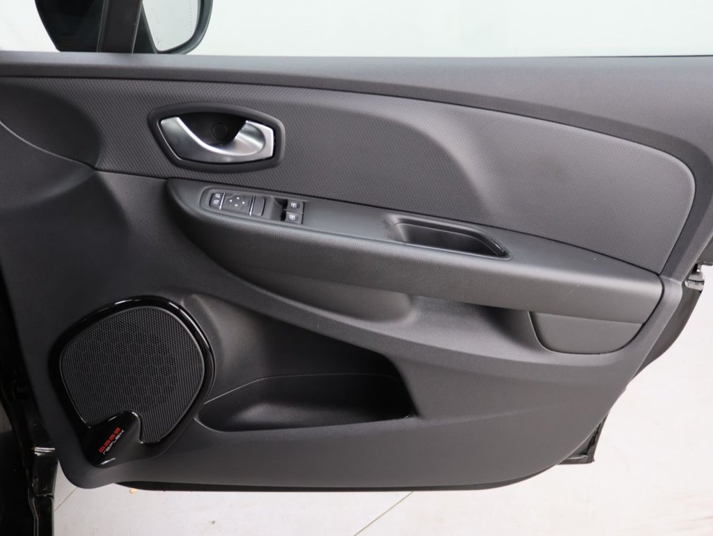 Used Renault Clio 2019 for sale - 76542155: Photo 25