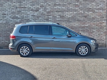 Used Volkswagen Touran 2019 for sale - 79046004: Photo