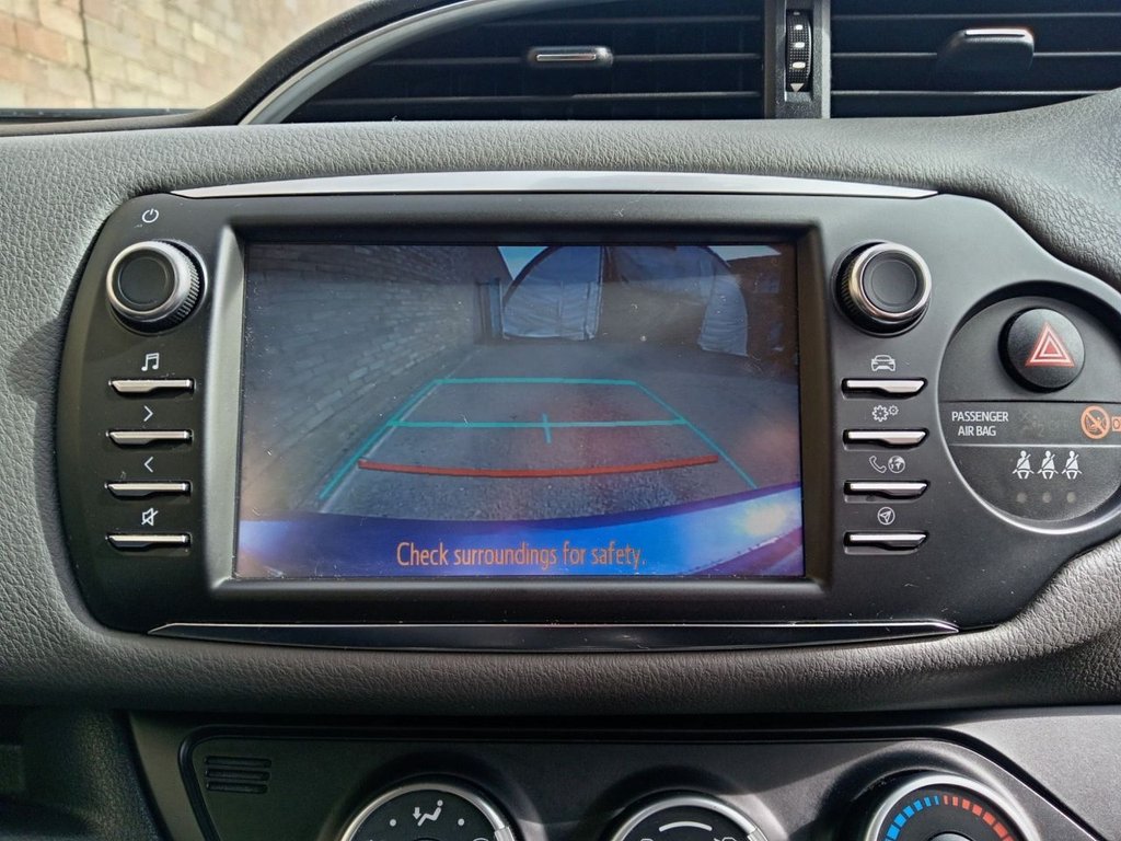 Used Toyota Yaris 2019 for sale - 77879505: Photo 2