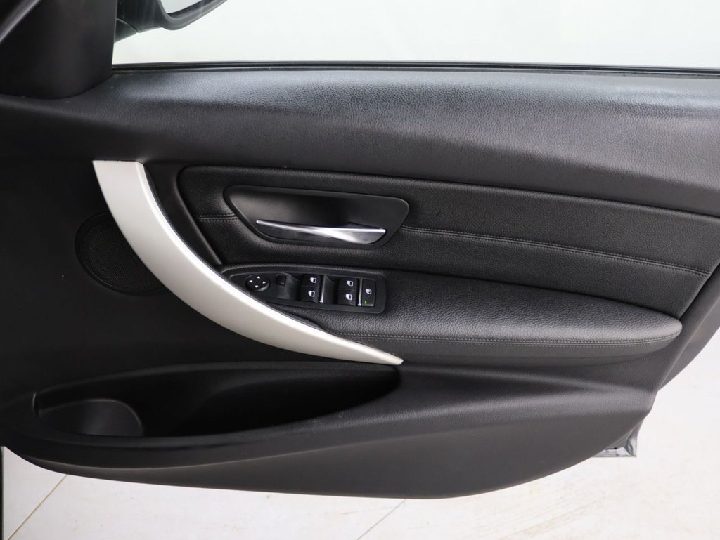 Used BMW 3 Series 2018 for sale - 76768197: Photo 28