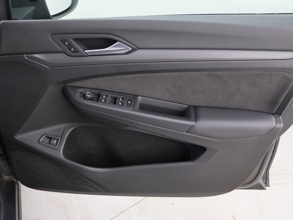 Used Volkswagen Golf 2023 for sale - 76541998: Photo 27