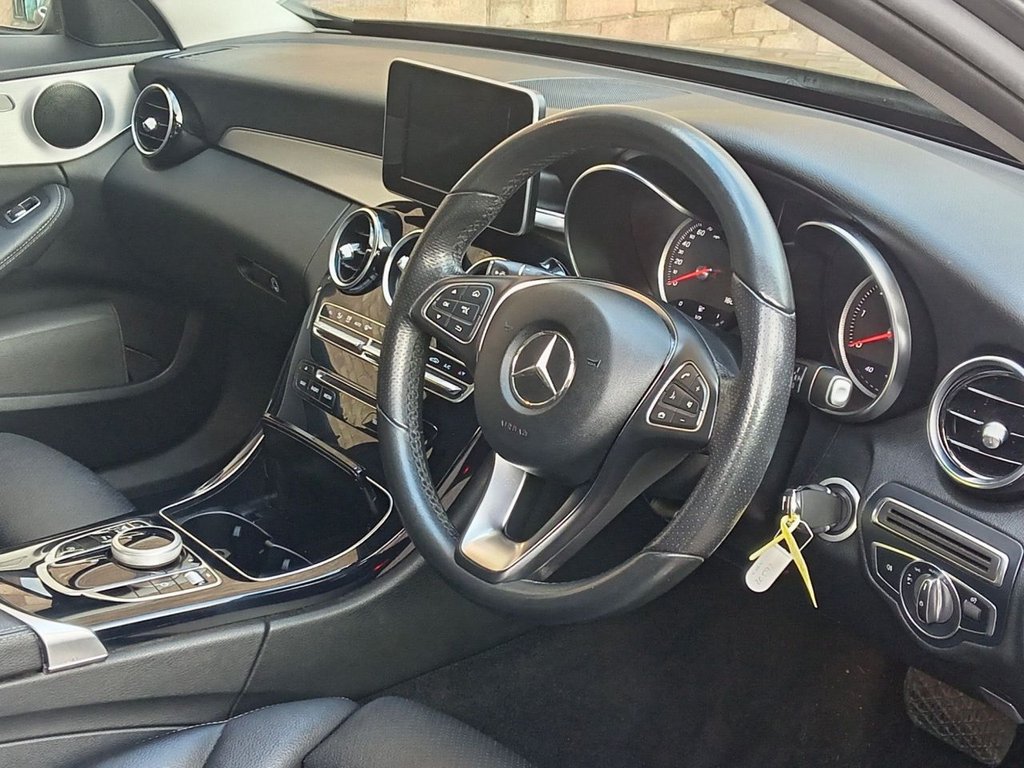 Used Mercedes-Benz C Class 2018 for sale - 76923442: Photo 3