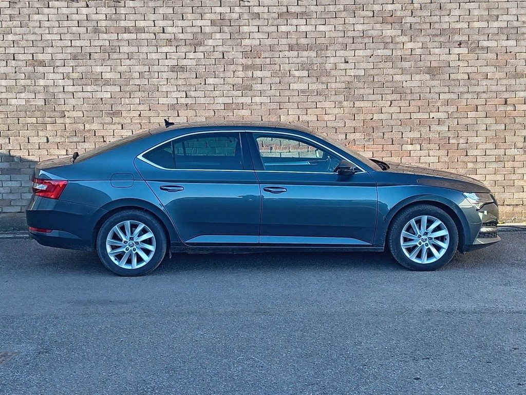 Used Skoda Superb 2022 for sale - 77945387: Photo 2