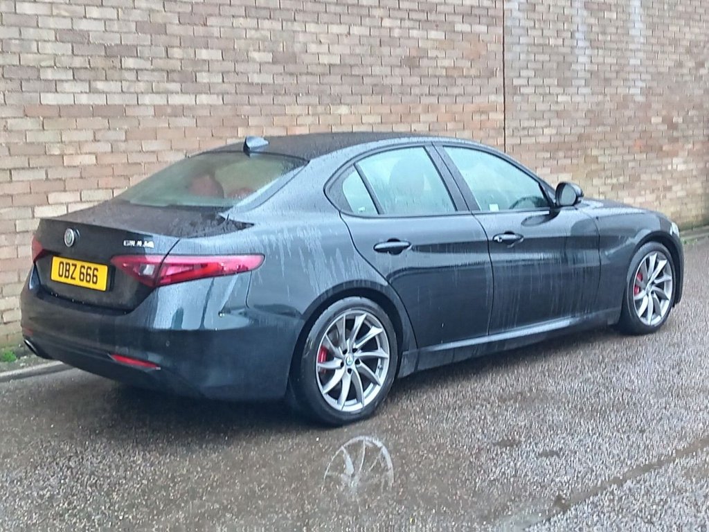 Used Alfa Romeo Giulia 2018 for sale - 77557807: Photo 3