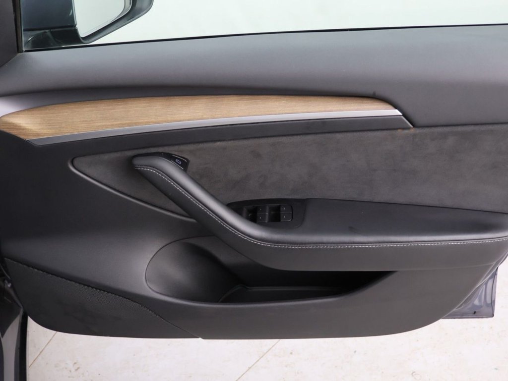 Used Tesla Model 3 2021 for sale - 76541960: Photo 27