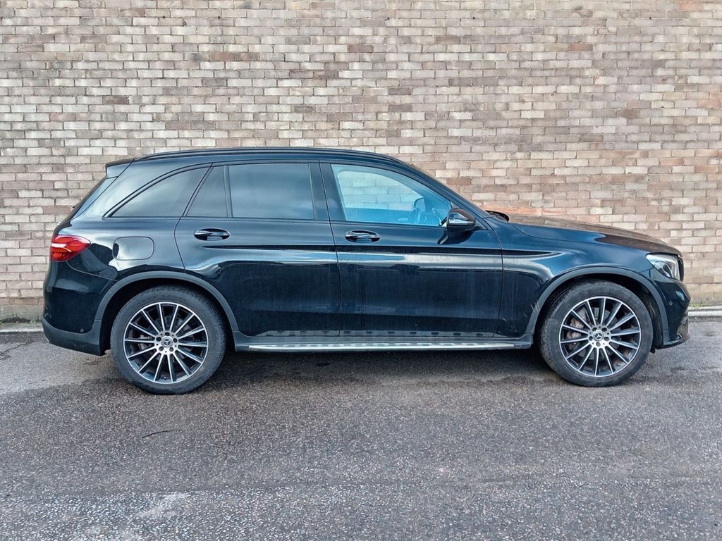 Used Mercedes-Benz GLC 2019 for sale - 77121621: Photo 2