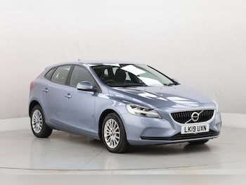 Used Volvo V40 2019 for sale - 77477503: Photo