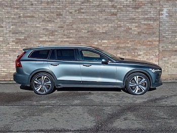 Used Volvo V60 2019 for sale - 77571797: Photo