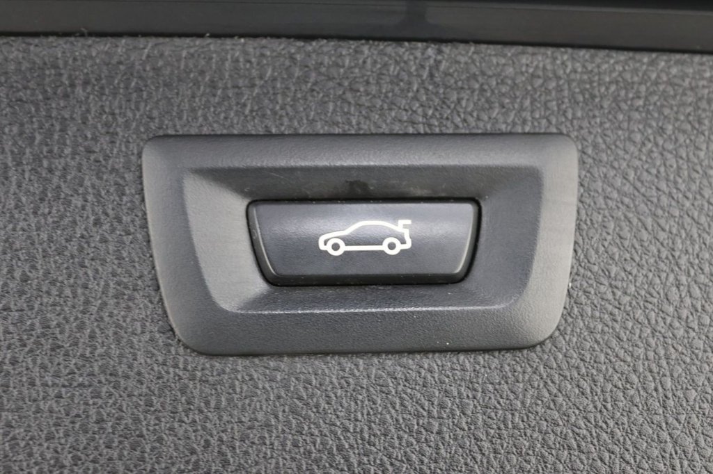 Used BMW 3 Series 2017 for sale - 77212090: Photo 26