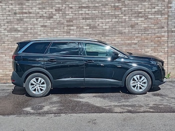 Used Peugeot 5008 2023 for sale - 78288018: Photo