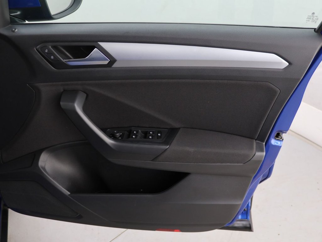 Used Volkswagen T-Roc 2022 for sale - 76301007: Photo 26