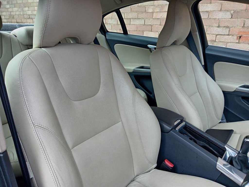 Used Volvo S60 2018 for sale - 77534042: Photo 2