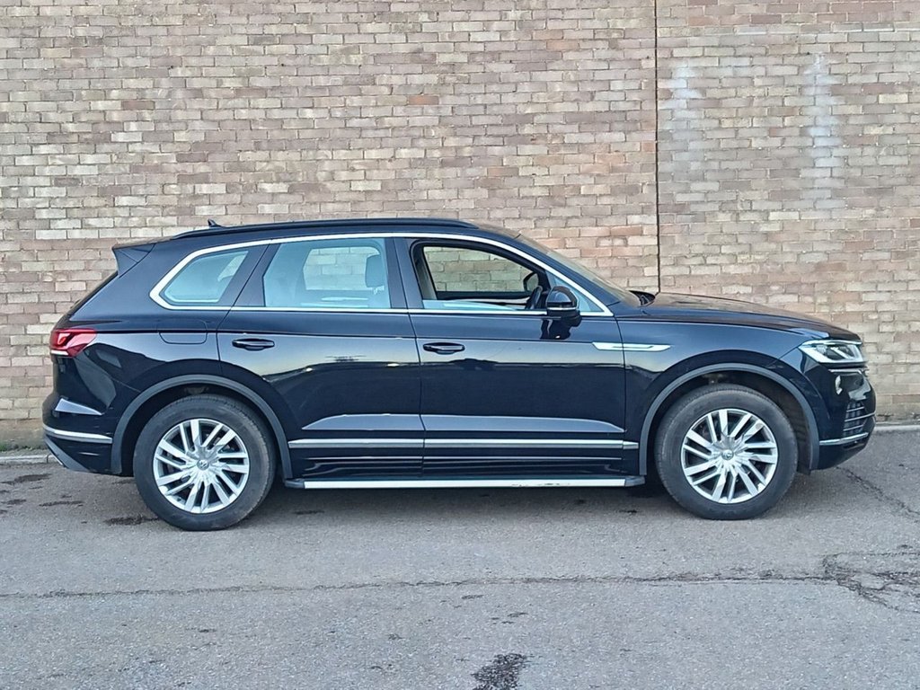 Used Volkswagen Touareg 2018 for sale - 76909935: Photo 2