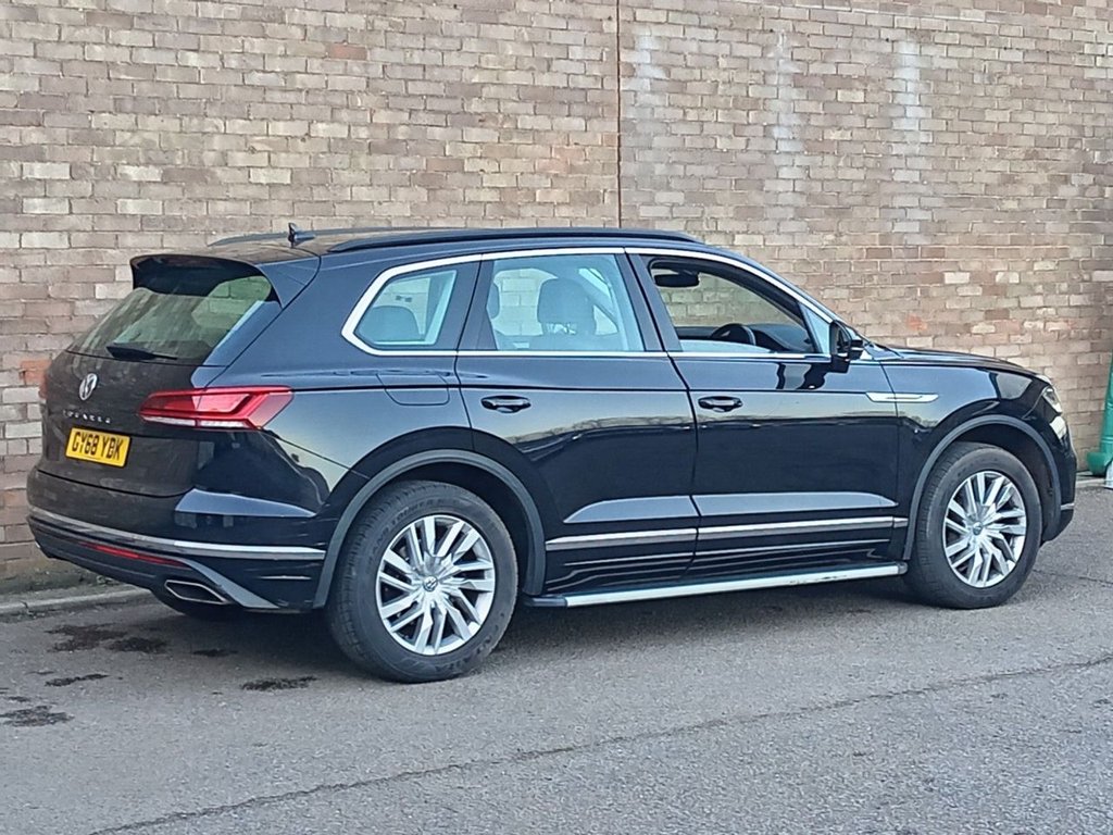 Used Volkswagen Touareg 2018 for sale - 76909935: Photo 3