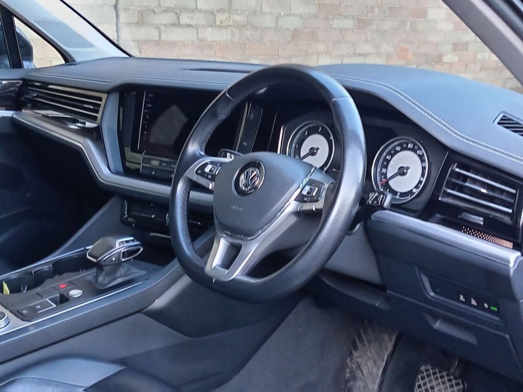 Used Volkswagen Touareg 2018 for sale - 76909935: Photo 5