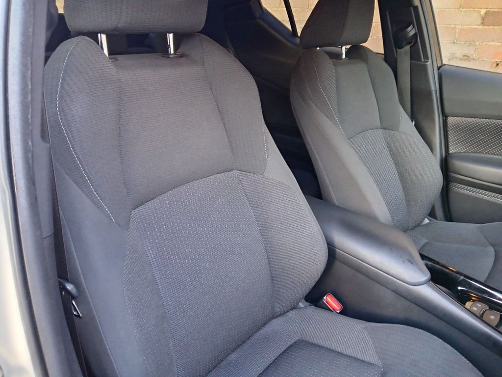 Used Toyota C-HR 2019 for sale - 77593954: Photo 8