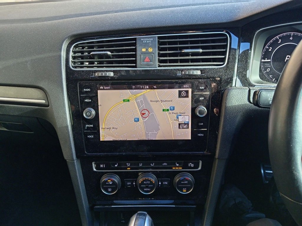 Used Volkswagen Golf 2017 for sale - 77049023: Photo 5